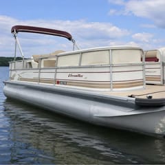 22 foot Versailles Princecraft
