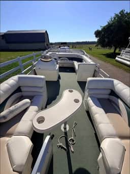 22' Sylvan  - Image 5
