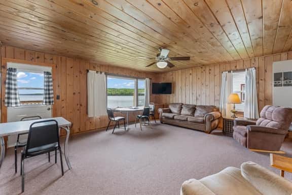 Thunderbay Cabin 2