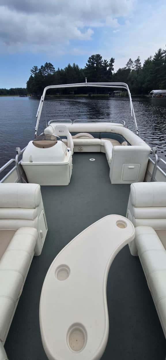 22 foot Sylvan 50 HP 