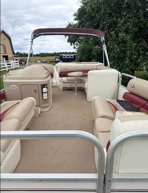 22 foot Versailles Princecraft - Image 3