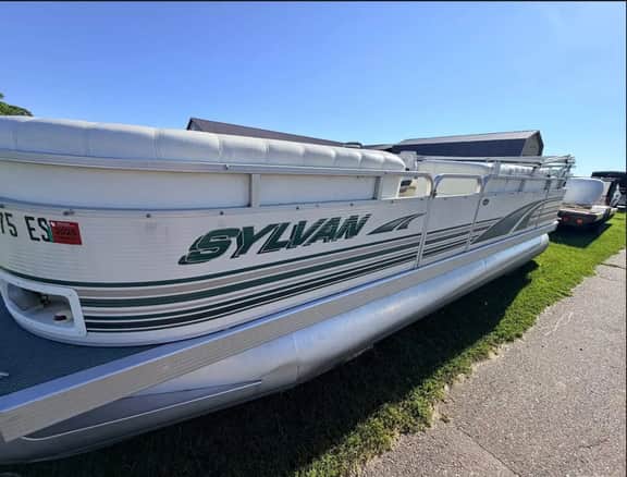 22' Sylvan  - Image 4