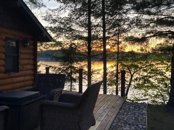 Cozy Fitz Cabin