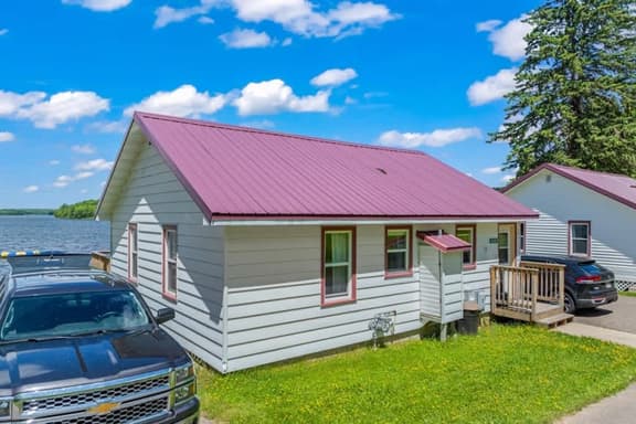 Thunderbay Cabin 2