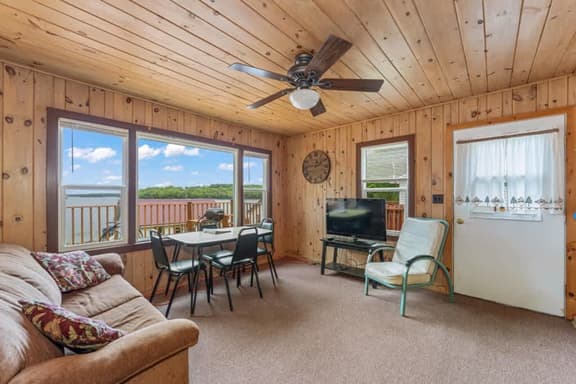 Thunderbay Cabin 6